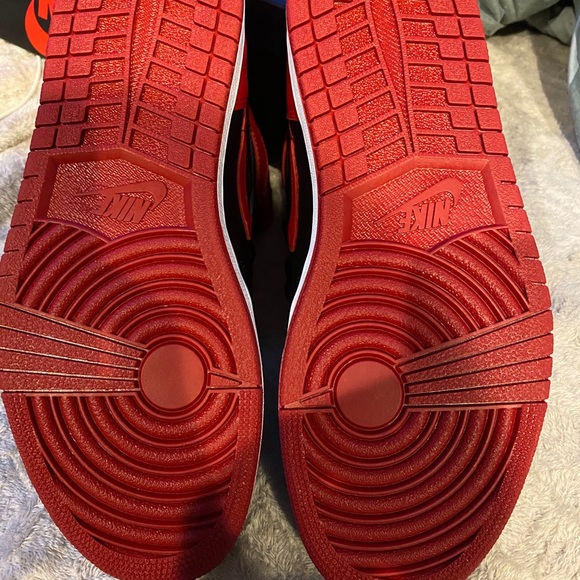 Jordan 1 bred “Banned” 2013 main image 4